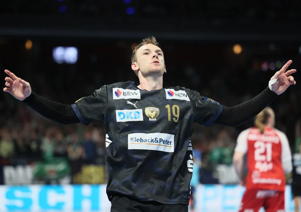 Blinding second half lifts Füchse past Aalborg in MOTW